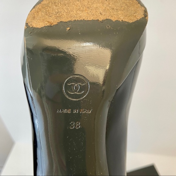 Chanel Black and Grey Patent Platform Cap Toe Pumps - Picture 9 of 12